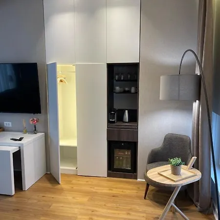 إن غارني 4*